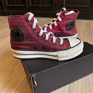Converse kids size 1, sparkle pink, black and white